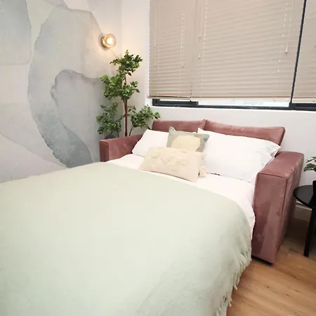 No 1 Grosvenor House - 5min Walk To Cabot Circus Apartman
