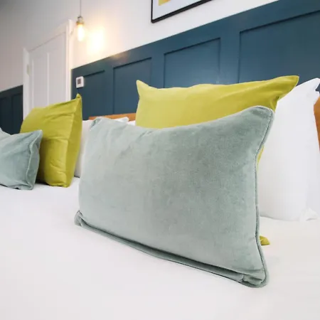 No 1 Grosvenor House - 5min Walk To Cabot Circus דירה