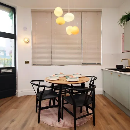 No 1 Grosvenor House - 5min Walk To Cabot Circus * Bristol